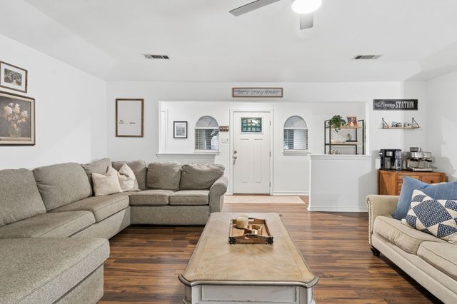 1673 Chisolm Trail, Lewisville, TX 75077