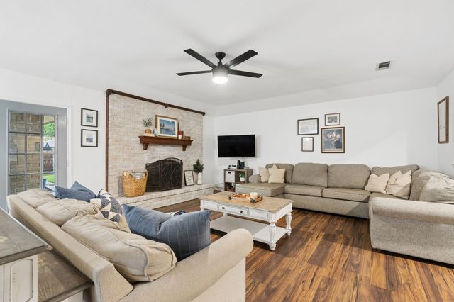 1673 Chisolm Trail, Lewisville, TX 75077