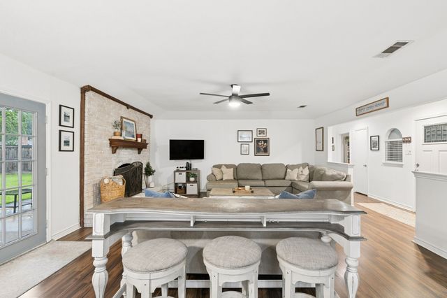 1673 Chisolm Trail, Lewisville, TX 75077