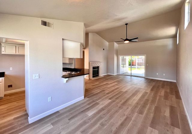 2107 Canyon View Dr, Newman, CA 95360