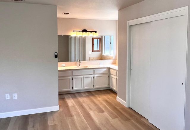 2107 Canyon View Dr, Newman, CA 95360