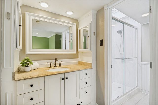 6808 Eastridge Drive B4, Dallas, TX 75231