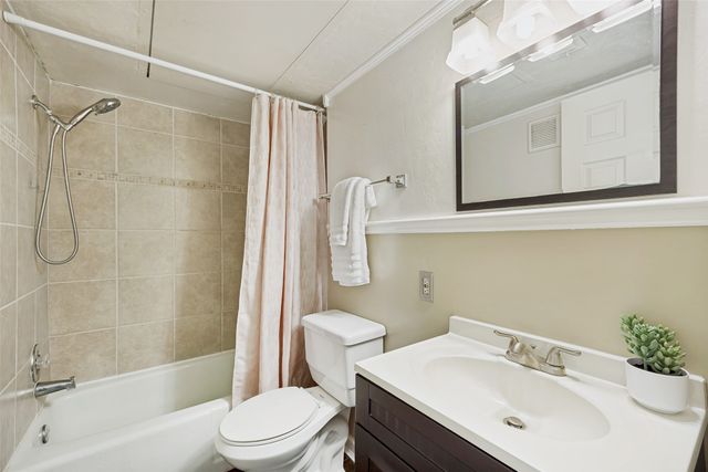 6808 Eastridge Drive B4, Dallas, TX 75231