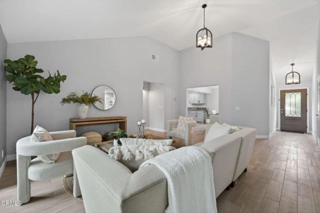 594 S La Luna Avenue, Ojai, CA 93023