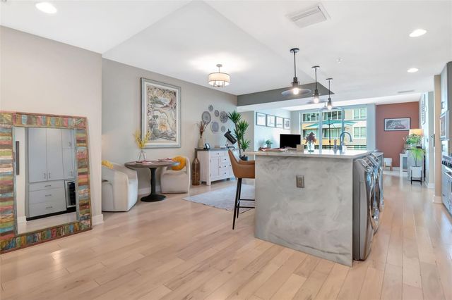 1120 E KENNEDY BOULEVARD 611, Tampa, FL 33602