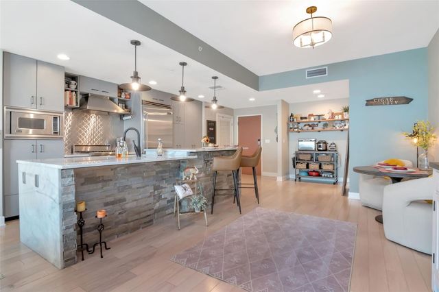 1120 E KENNEDY BOULEVARD 611, Tampa, FL 33602