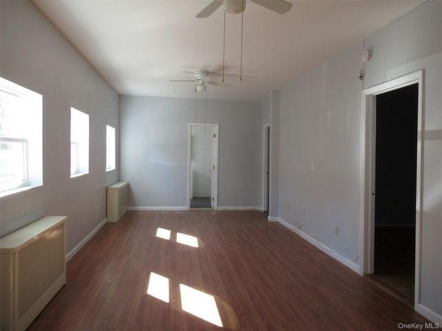 6091 54th Street 2R, Maspeth, NY 11378