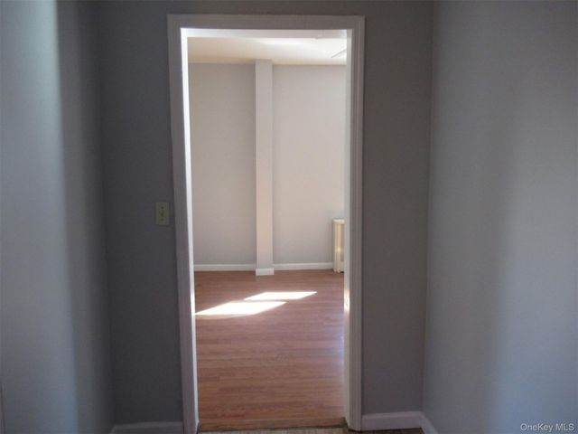 6091 54th Street 2R, Maspeth, NY 11378