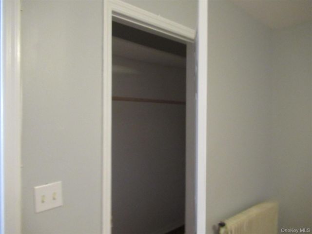 6091 54th Street 2R, Maspeth, NY 11378