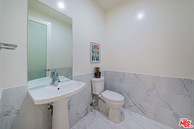 3223 W 6th Street 806, Los Angeles, CA 90020