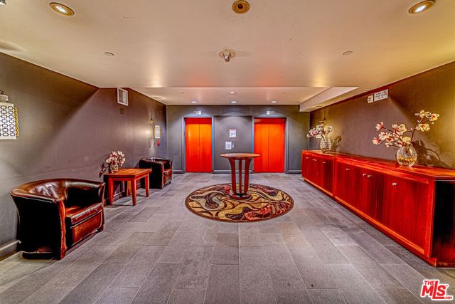 3223 W 6th Street 806, Los Angeles, CA 90020