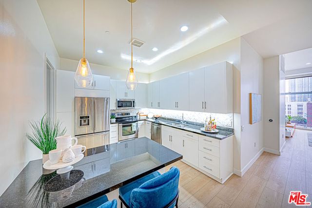 3223 W 6th Street 806, Los Angeles, CA 90020