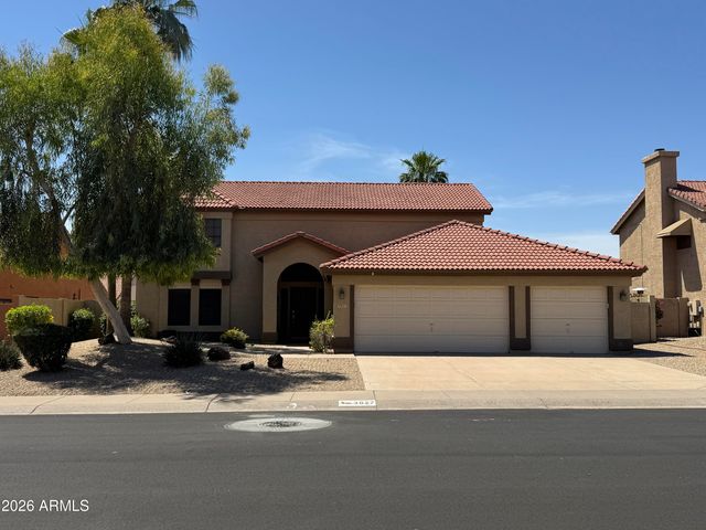 3927 E LAVENDER Lane, Phoenix, AZ 85044