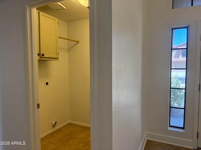 3927 E LAVENDER Lane, Phoenix, AZ 85044