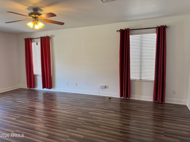 3927 E LAVENDER Lane, Phoenix, AZ 85044