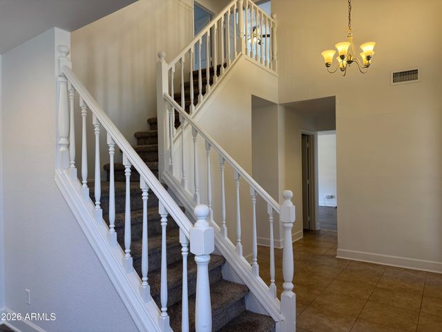 3927 E LAVENDER Lane, Phoenix, AZ 85044