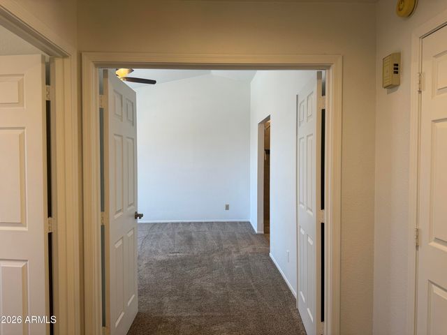 3927 E LAVENDER Lane, Phoenix, AZ 85044