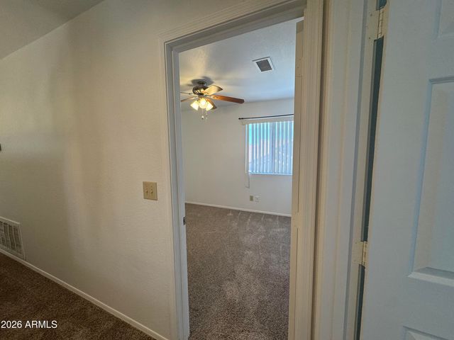 3927 E LAVENDER Lane, Phoenix, AZ 85044