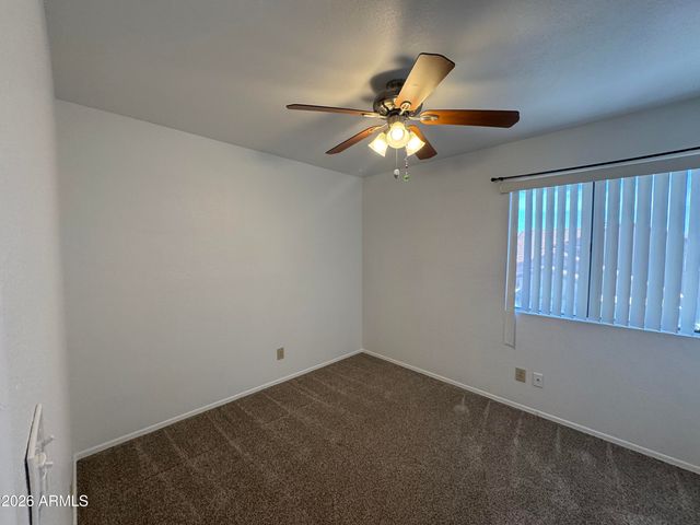 3927 E LAVENDER Lane, Phoenix, AZ 85044