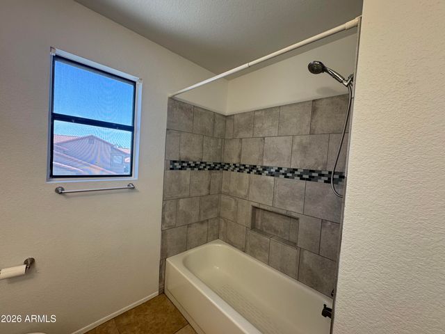 3927 E LAVENDER Lane, Phoenix, AZ 85044