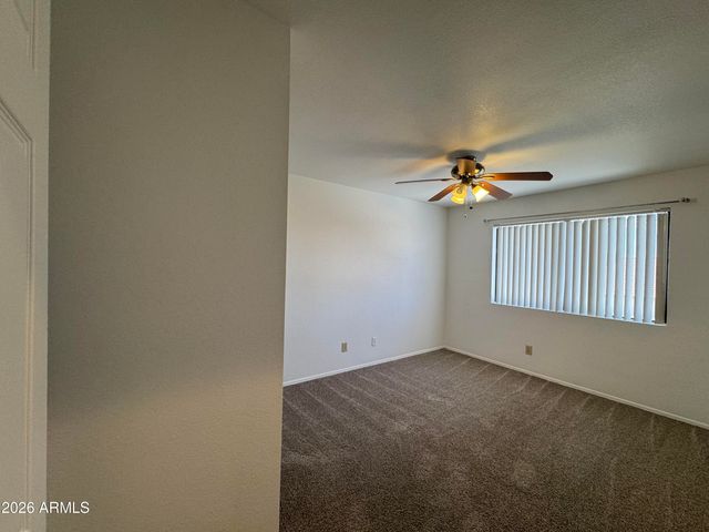 3927 E LAVENDER Lane, Phoenix, AZ 85044