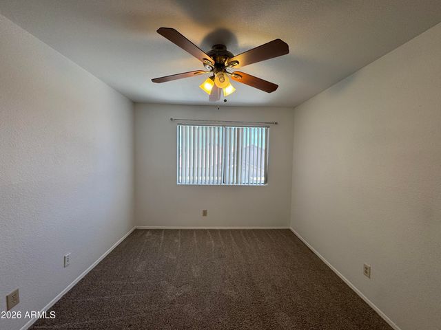 3927 E LAVENDER Lane, Phoenix, AZ 85044