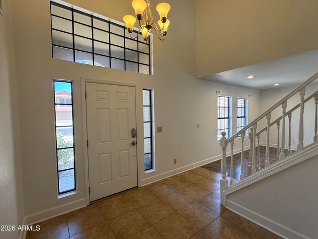 3927 E LAVENDER Lane, Phoenix, AZ 85044