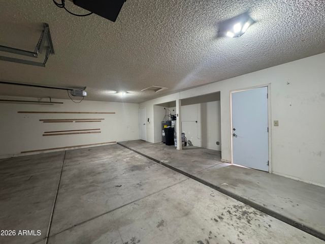 3927 E LAVENDER Lane, Phoenix, AZ 85044