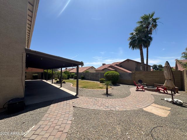 3927 E LAVENDER Lane, Phoenix, AZ 85044