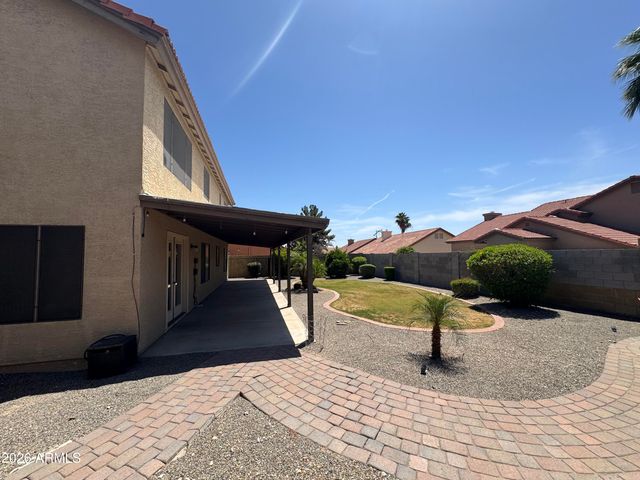 3927 E LAVENDER Lane, Phoenix, AZ 85044