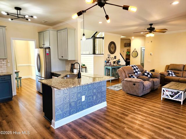 109 Ridge Cove Lane, Swansboro, NC 28584