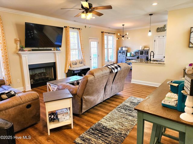 109 Ridge Cove Lane, Swansboro, NC 28584