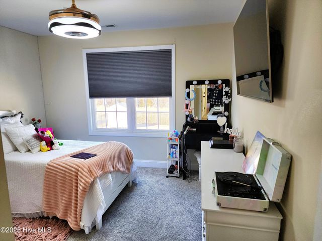 109 Ridge Cove Lane, Swansboro, NC 28584