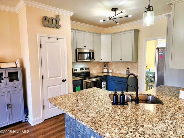 109 Ridge Cove Lane, Swansboro, NC 28584