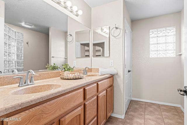 10943 E OLLA Avenue, Mesa, AZ 85212