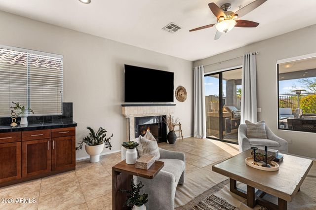 10318 E Tierra Buena Lane, Scottsdale, AZ 85255