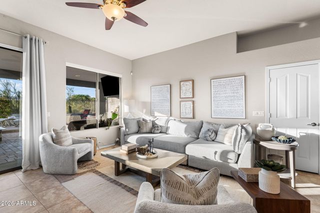 10318 E Tierra Buena Lane, Scottsdale, AZ 85255