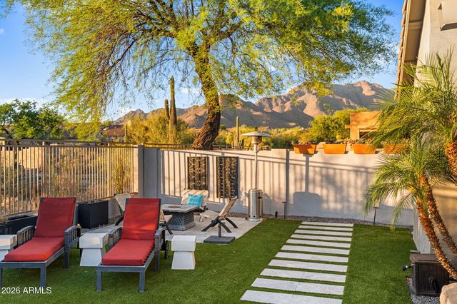 10318 E Tierra Buena Lane, Scottsdale, AZ 85255