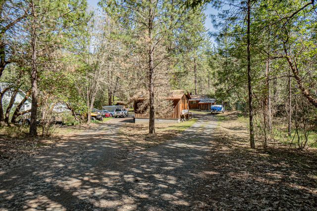1724 Foots Creek R Fork Road, Gold Hill, OR 97525