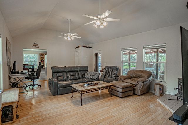 1724 Foots Creek R Fork Road, Gold Hill, OR 97525