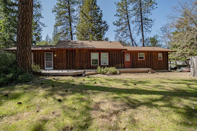 1724 Foots Creek R Fork Road, Gold Hill, OR 97525