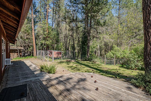 1724 Foots Creek R Fork Road, Gold Hill, OR 97525