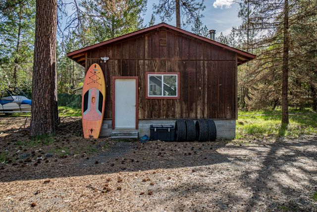 1724 Foots Creek R Fork Road, Gold Hill, OR 97525