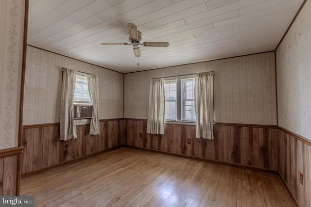 106 BERLIN RD, New Oxford, PA 17350