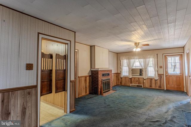 106 BERLIN RD, New Oxford, PA 17350