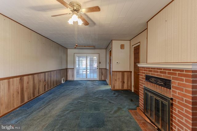 106 BERLIN RD, New Oxford, PA 17350
