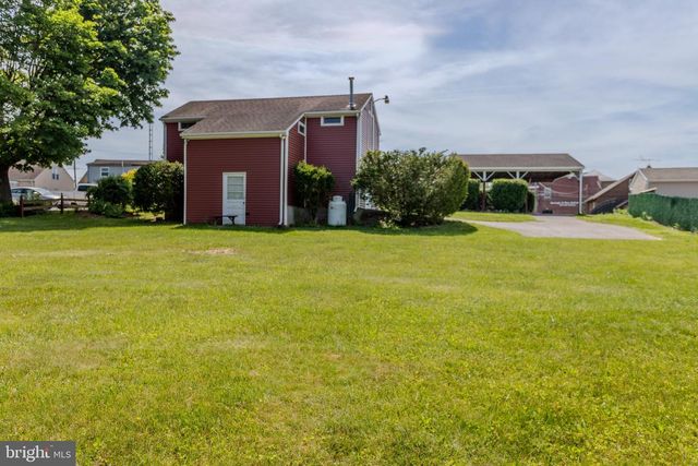 106 BERLIN RD, New Oxford, PA 17350
