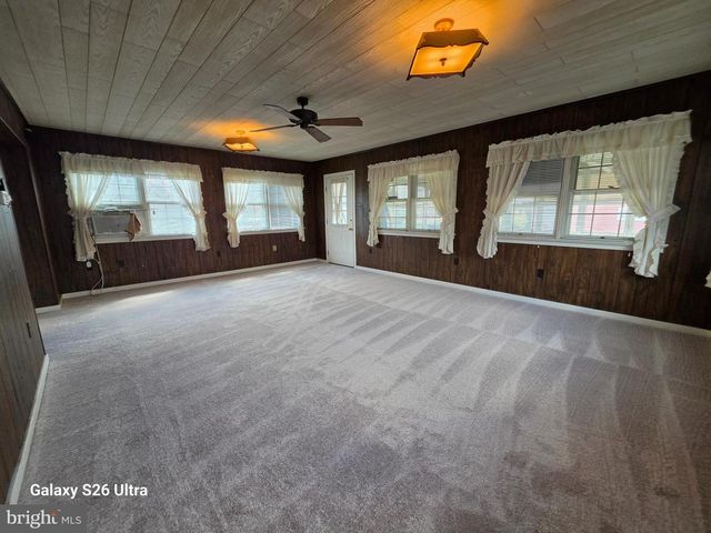 106 BERLIN RD, New Oxford, PA 17350