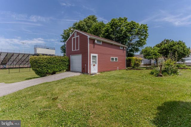 106 BERLIN RD, New Oxford, PA 17350