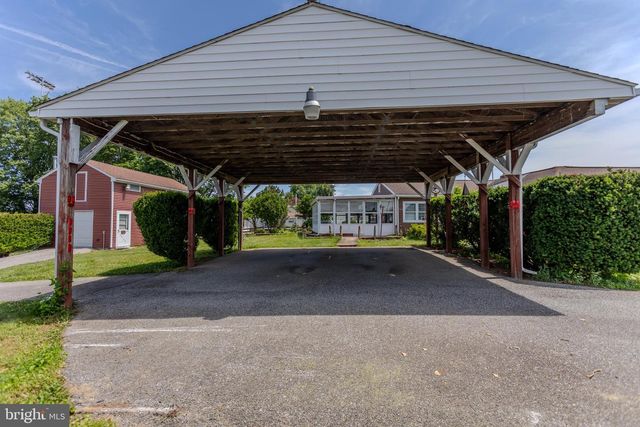 106 BERLIN RD, New Oxford, PA 17350
